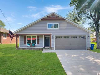 1639 Olive St, Murray, KY 42071