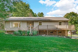 946 N  Wozniak Rd, La Porte, IN 46350