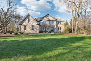 1801 Mason Corte Dr, McHenry, IL 60051