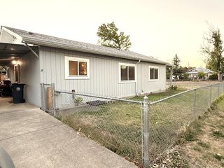 546 Laurel St, Central Point, OR 97502