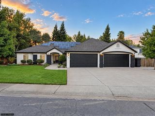 4084 Calliope Ct, Redding, CA 96002