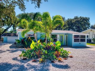 801 E  12th Ave, New Smyrna Beach, FL 32169
