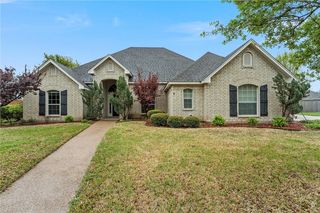 305 Chamberly Rd, Woodway, TX 76712