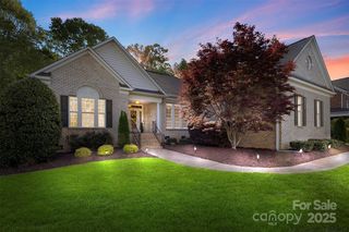1317 Waynewood Dr, Waxhaw, NC 28173