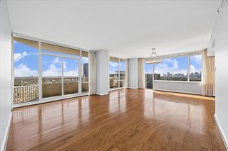 15 Greenway Plz #14F, Houston, TX 77046