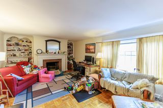 312 Washington St #5-4, Wellesley, MA 02481