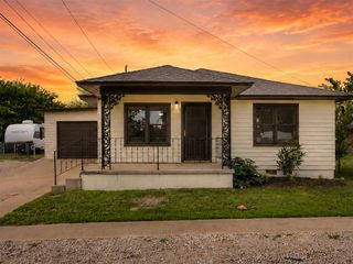 906 W  Ridgewood St, Shawnee, OK 74801