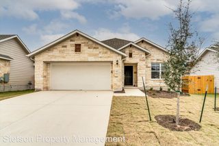 110 Crooked Trl, Smithville, TX 78602
