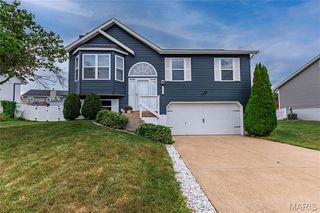 3064 Valley Oaks Dr, Imperial, MO 63052