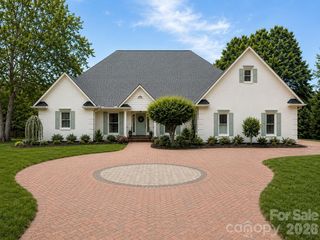 1136 Concord Rd, Davidson, NC 28036