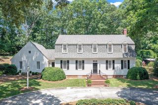 390 E  Lake Dr, Gainesville, GA 30506