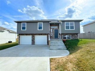 1509 W  6th Street Ter, Knob Noster, MO 65336
