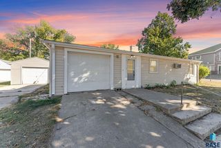 1700 E  Austin St, Sioux Falls, SD 57103
