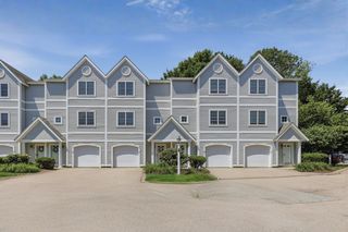 140 Commonwealth Ave #23, North Attleboro, MA 02760