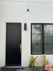 1009 Palms Blvd, Venice, CA 90291