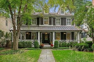 223 9th St, Wilmette, IL 60091