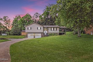 912 S  Sherbrooke Cir, Mt Carmel, TN 37645