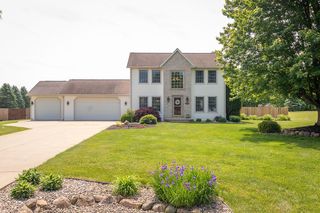 47679 Woodfield Cir, Mattawan, MI 49071