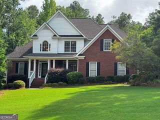 1031 Spring Lake Dr, Good Hope, GA 30641