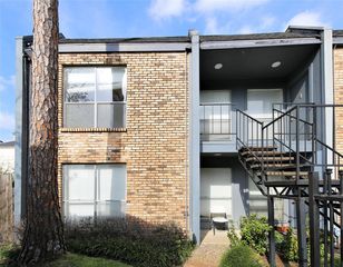 6202 Skyline Dr #32, Houston, TX 77057