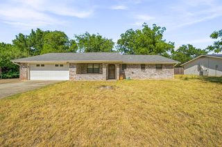 1007 Meadowlark Ln, Stephenville, TX 76401