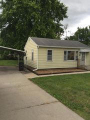 2923 Garfield Ave, Des Moines, IA 50317