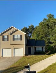 1608 Amelia Ct, Hampton, GA 30228