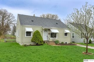 1701 S  54th St, Omaha, NE 68106