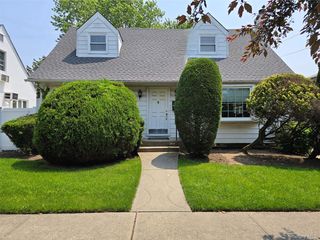 15741 87th Street, Jamaica, NY 11414