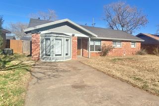 1924 67th St, Lubbock, TX 79412
