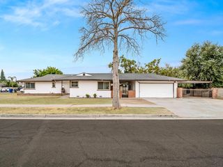 1106 W  Weldon Ave, Fresno, CA 93705