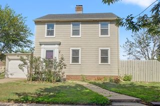 608 9th St, Worthington, MN 56187