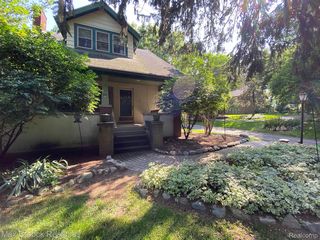 26285 W  Forteen Mile Rd, Franklin, MI 48025