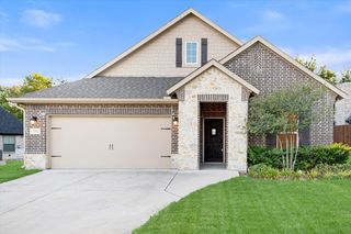 16 Dobbins Xing, Corsicana, TX 75110