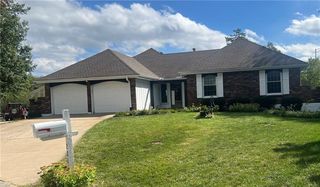 201 NE Oak Tree Cir, Lees Summit, MO 64086