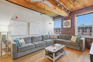 130 John St #358, Lowell, MA 01852