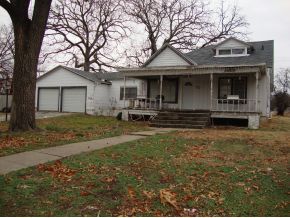 1230 Regan Ave, Carthage, MO 64836