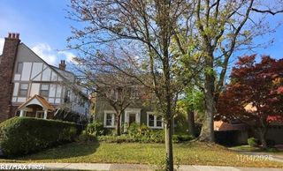 425 Rivard Blvd, Grosse Pointe, MI 48230