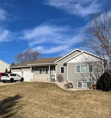 801 Nash Lane, Deforest, WI 53532