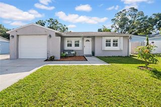 1352 Foxwood Dr, Lutz, FL 33549