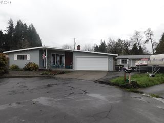 201 Grant Ave, Cottage Grove, OR 97424