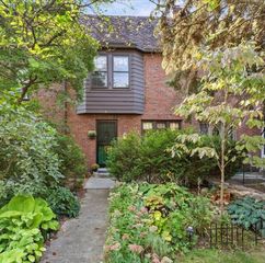 561 S  Negley Ave #8, Pittsburgh, PA 15232