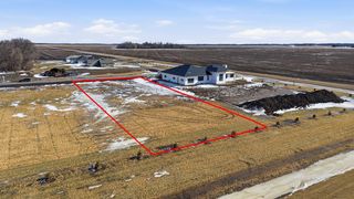 618 Norman Dr, Kindred, ND 58051