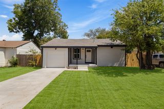 314 NW 15th St, Grand Prairie, TX 75050