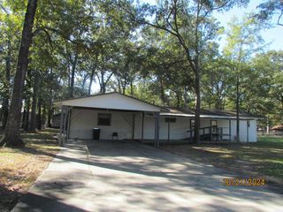 239 Sawyer St, Crossett, AR 71635