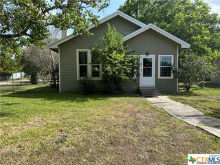 314 W  Clayton St, Cuero, TX 77954