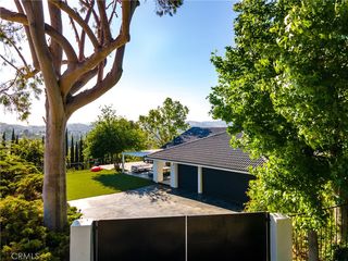 4211 Pickney Dr, Calabasas, CA 91302