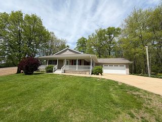 8507 Hickory Hills Dr, Fenton, IL 61251