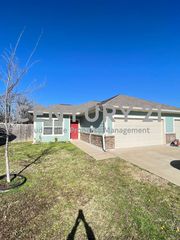 214 Lasso Cir, Kemp, TX 75143