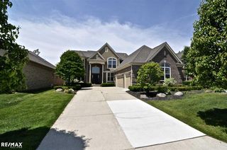 58547 Glacier Clb, Update, MI 48094